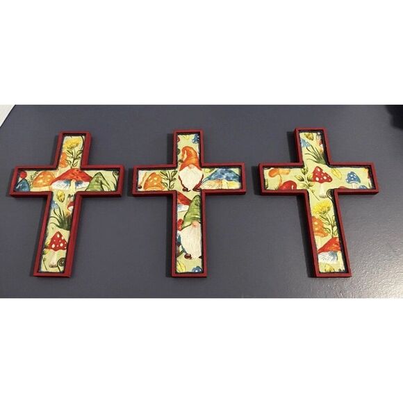 3 MCM Hand Made Painted Decorative Wooden Cross’s gnome and mushroom Design 70's - Picture 2 of 16